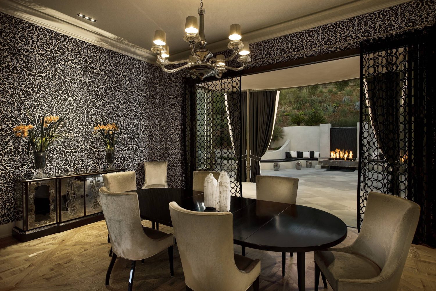 Hollywood style in interior decoration